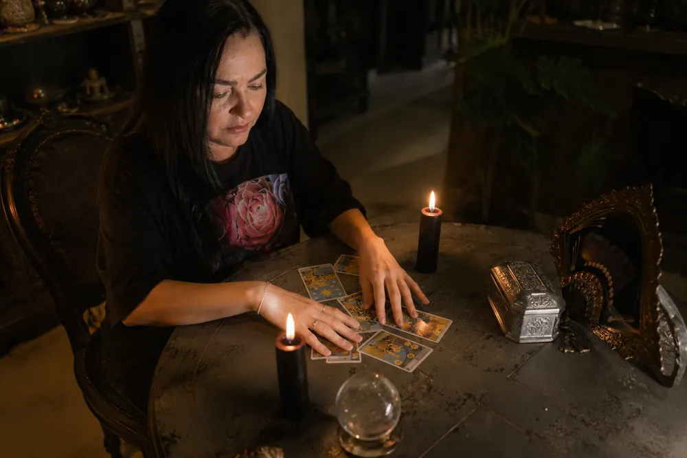Lectura de Tarot de Marsella, Astrología y Videncia Exacta